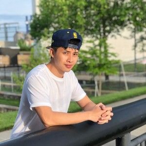 Meet your Posher, Louis